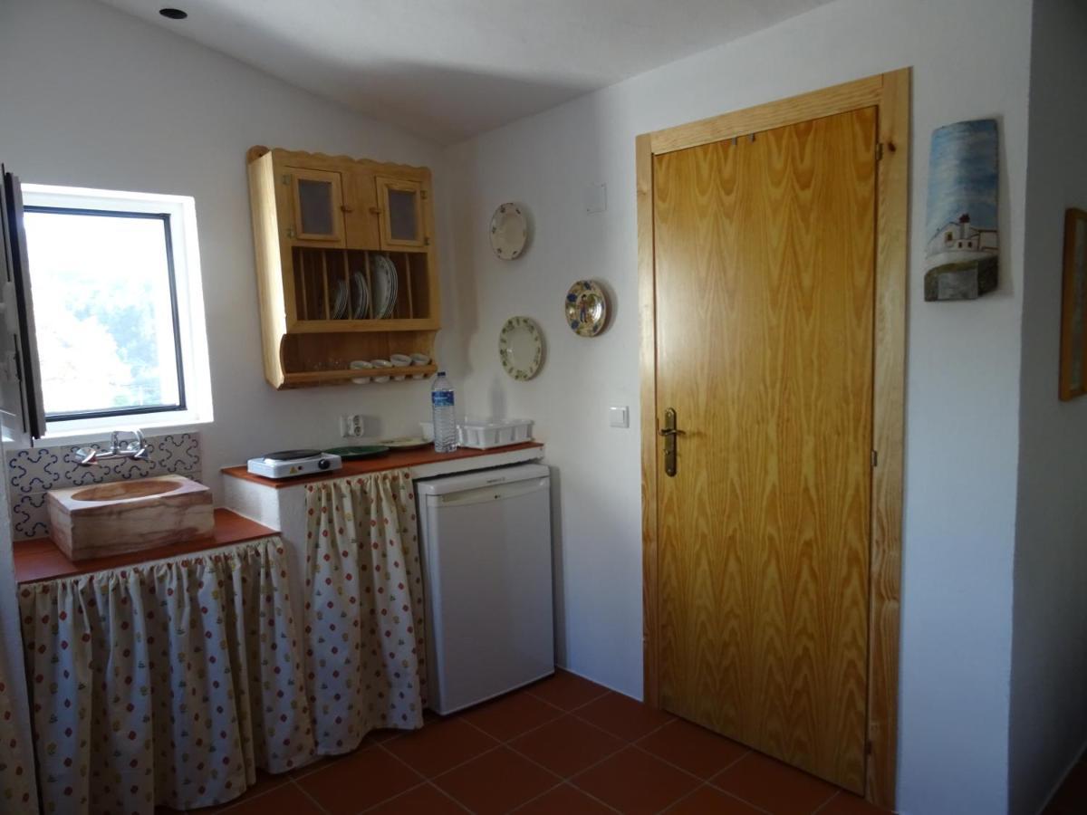 Palheiros Da Ribeira Guest House Pracana Cimeira Exterior photo