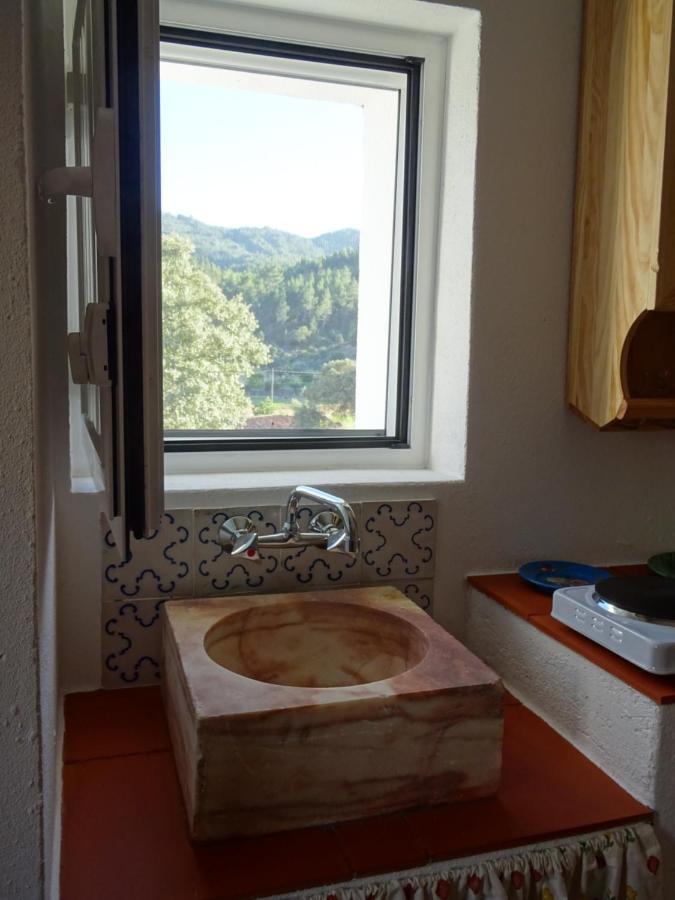 Palheiros Da Ribeira Guest House Pracana Cimeira Exterior photo